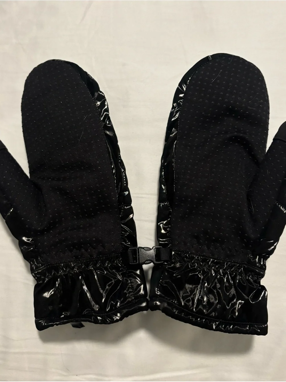 MOVING SALE: Athleta Black Quilted Puffer Mittens